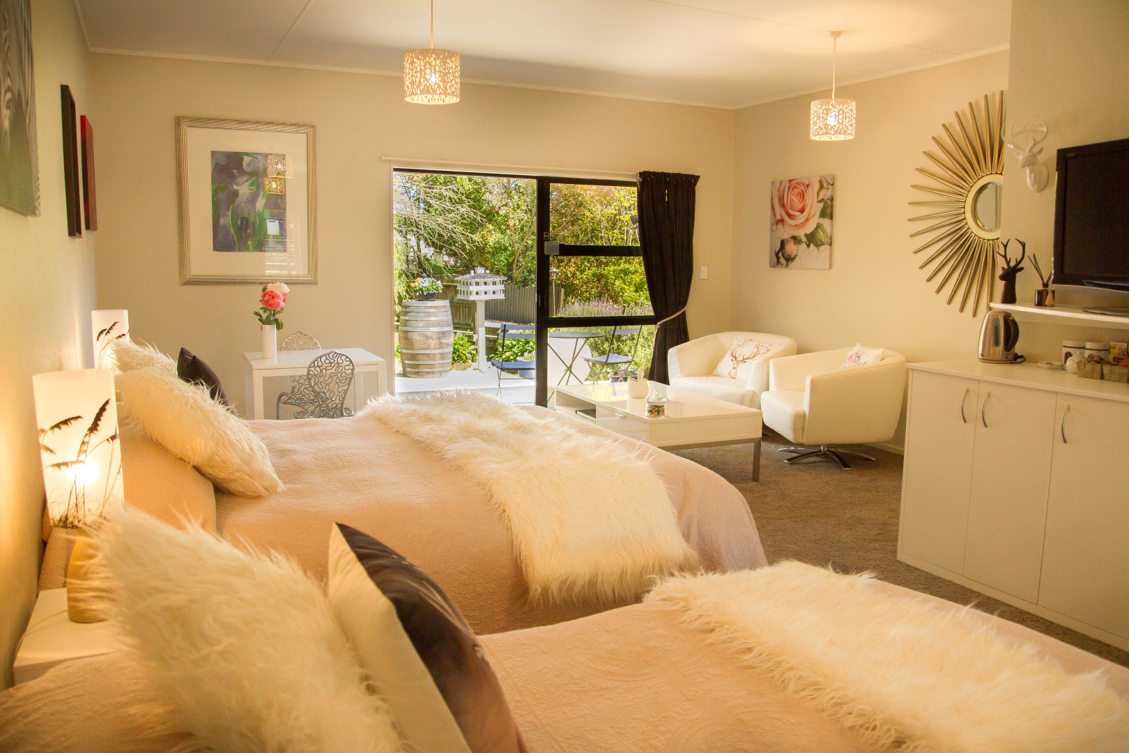 Queen + Single Unit 2