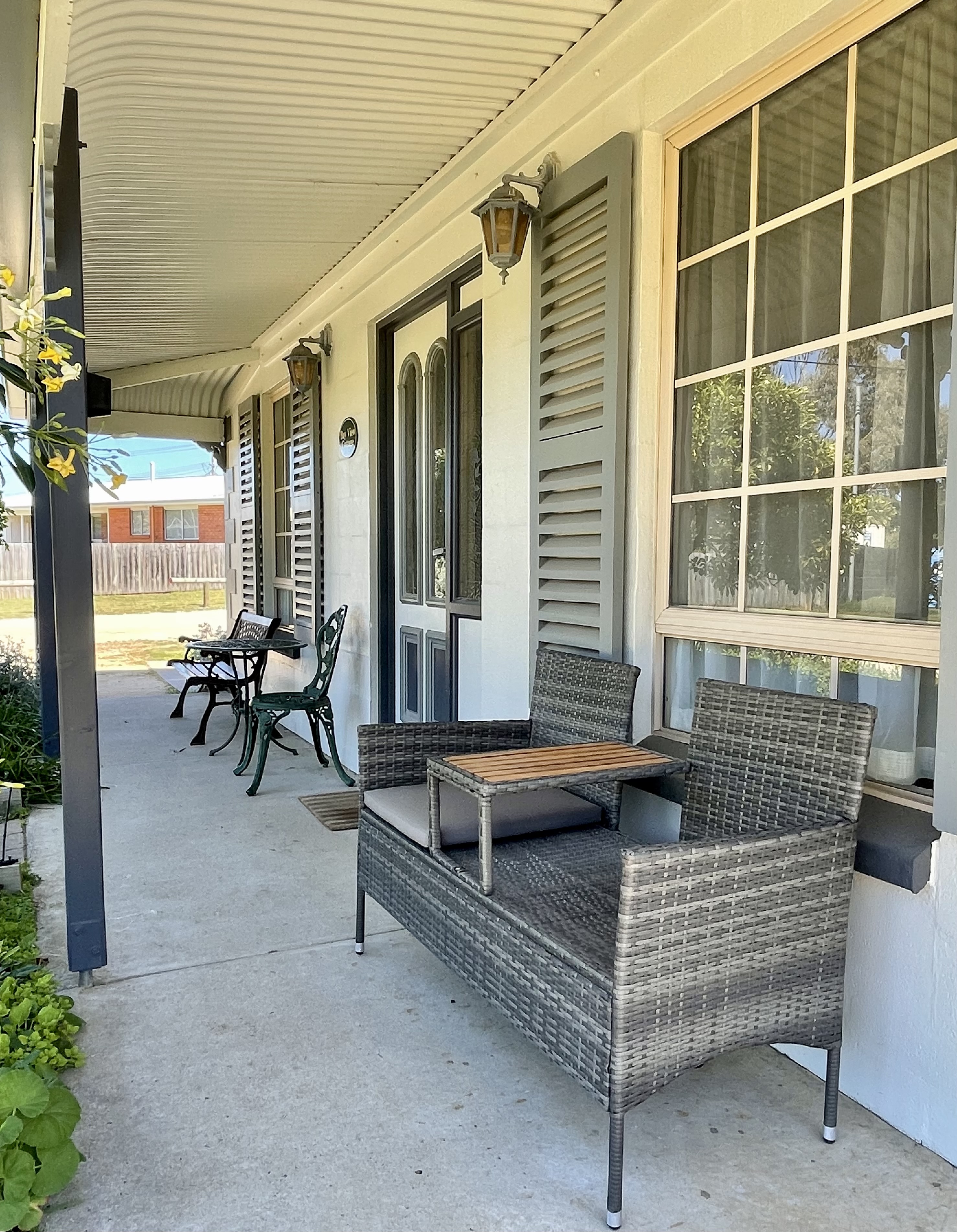 Bayview 3 bedroom attic spa cottage with relaxing patio