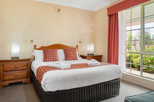 Cherry Cottage master bedroom with queen sized bed