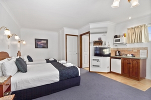 Family Motel Suite can accommodate up to 3 persons