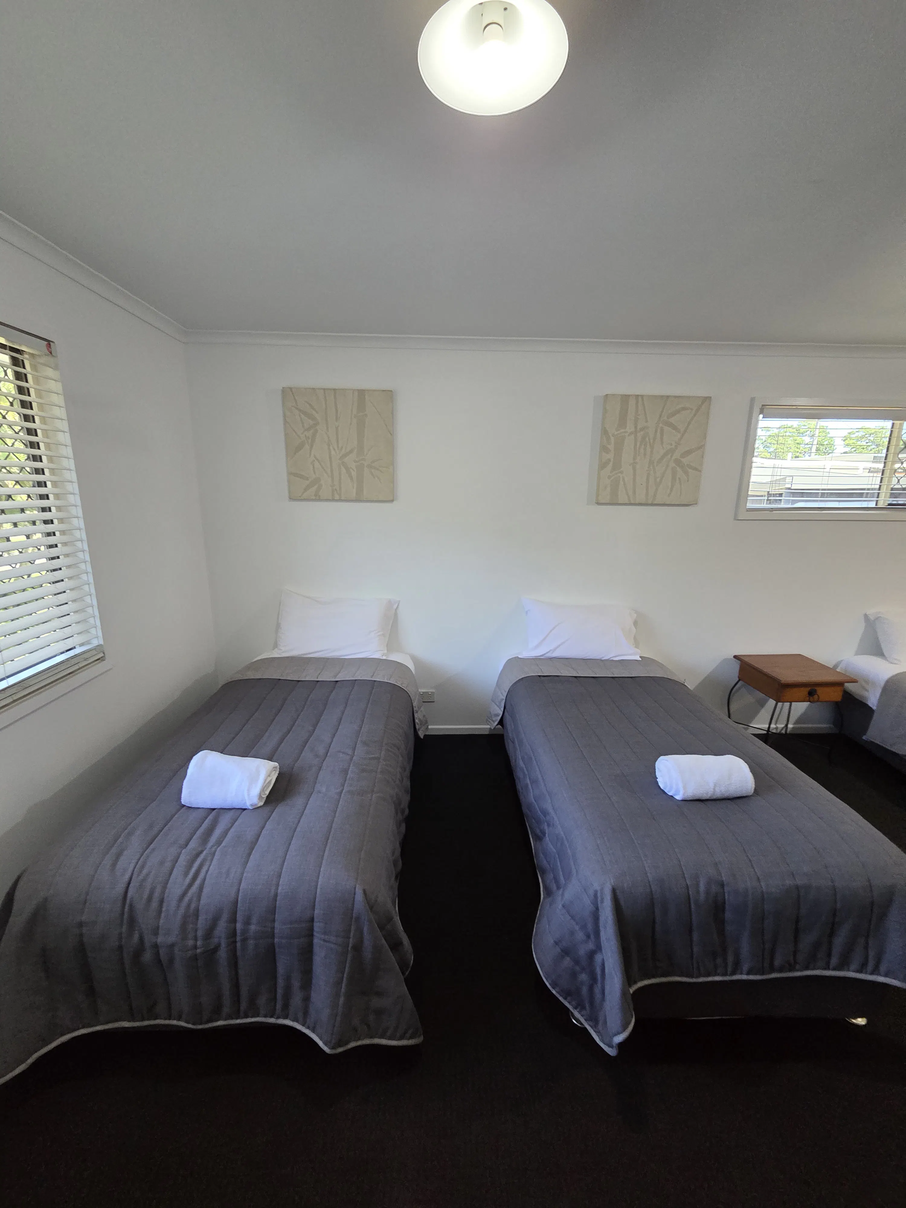 Family room 2x ks beds