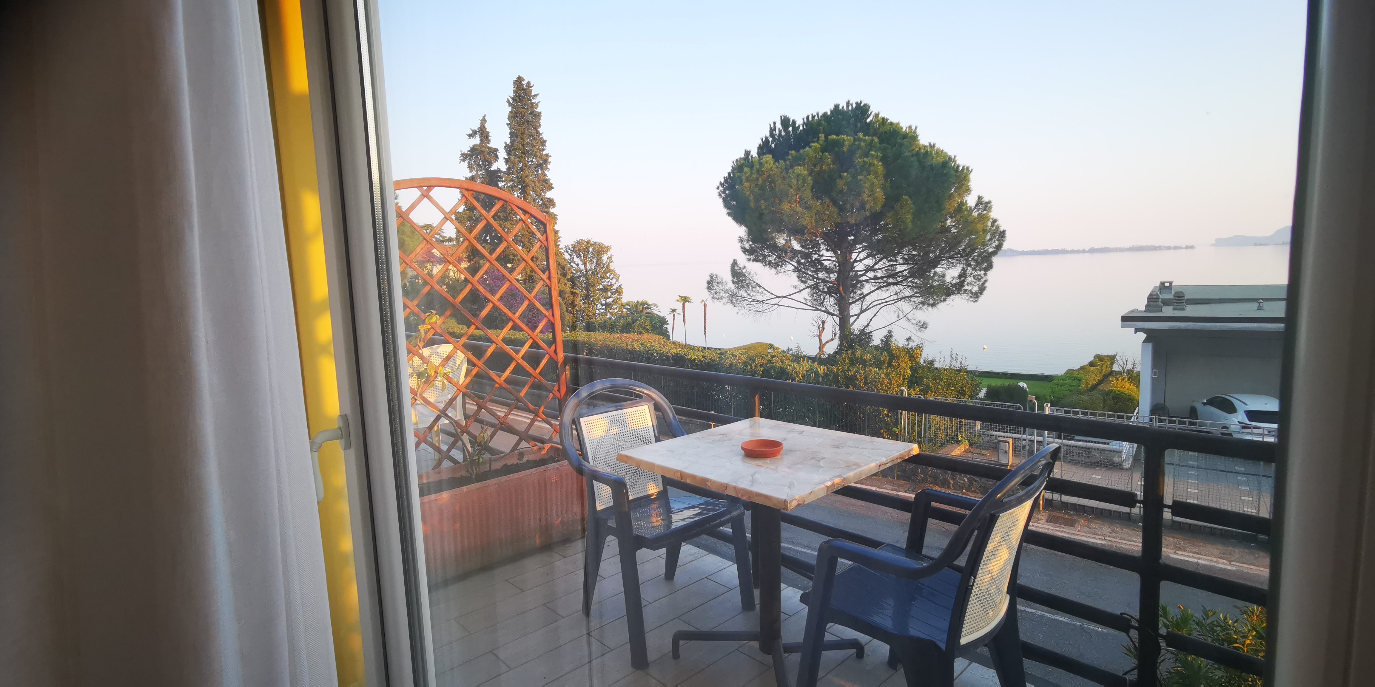 balcone privato vista lago