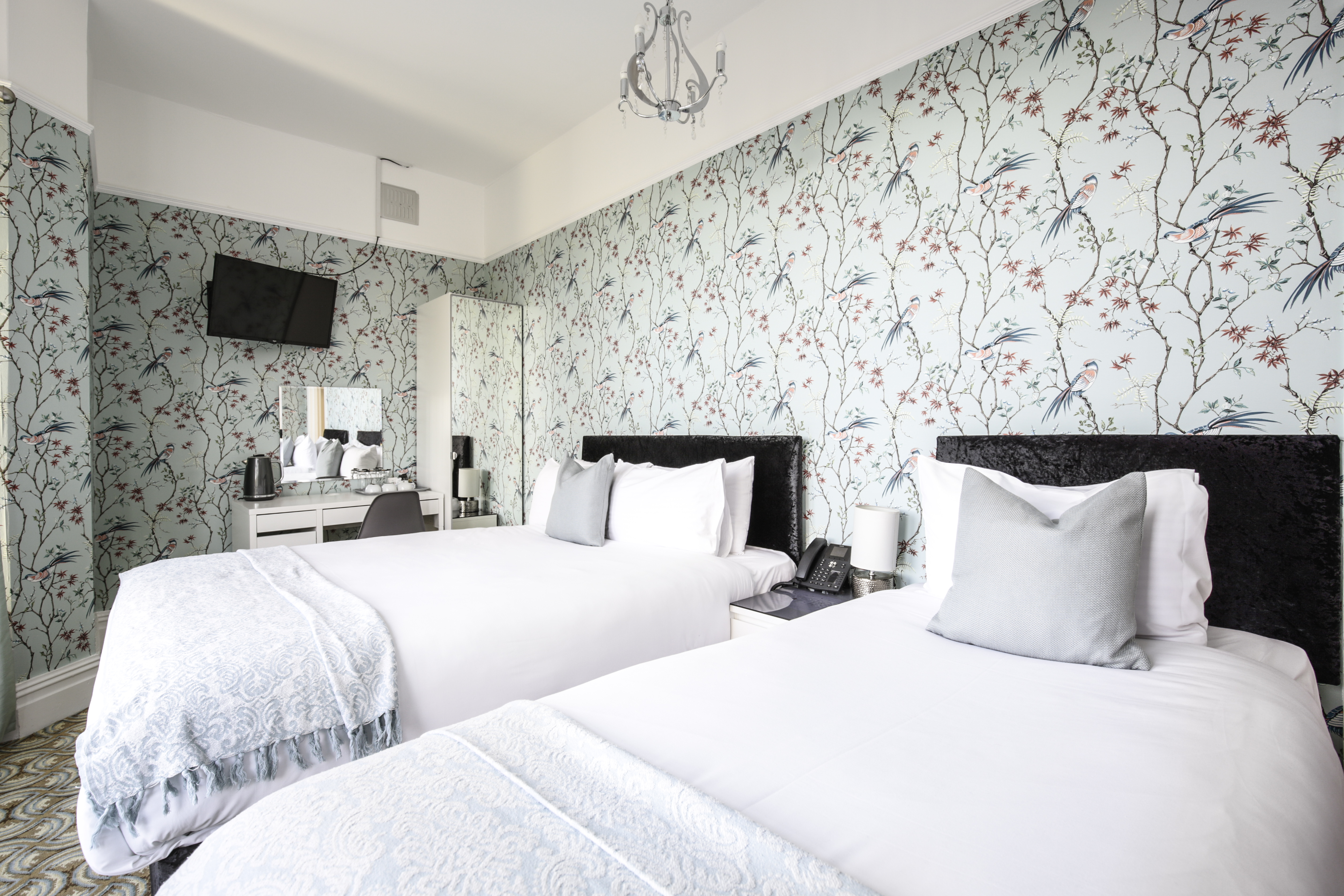 double room, Triple room, Quad Room, Twin Room, Single Room bed & breakfast, liverpool, sefton park, lake view, Ensuite