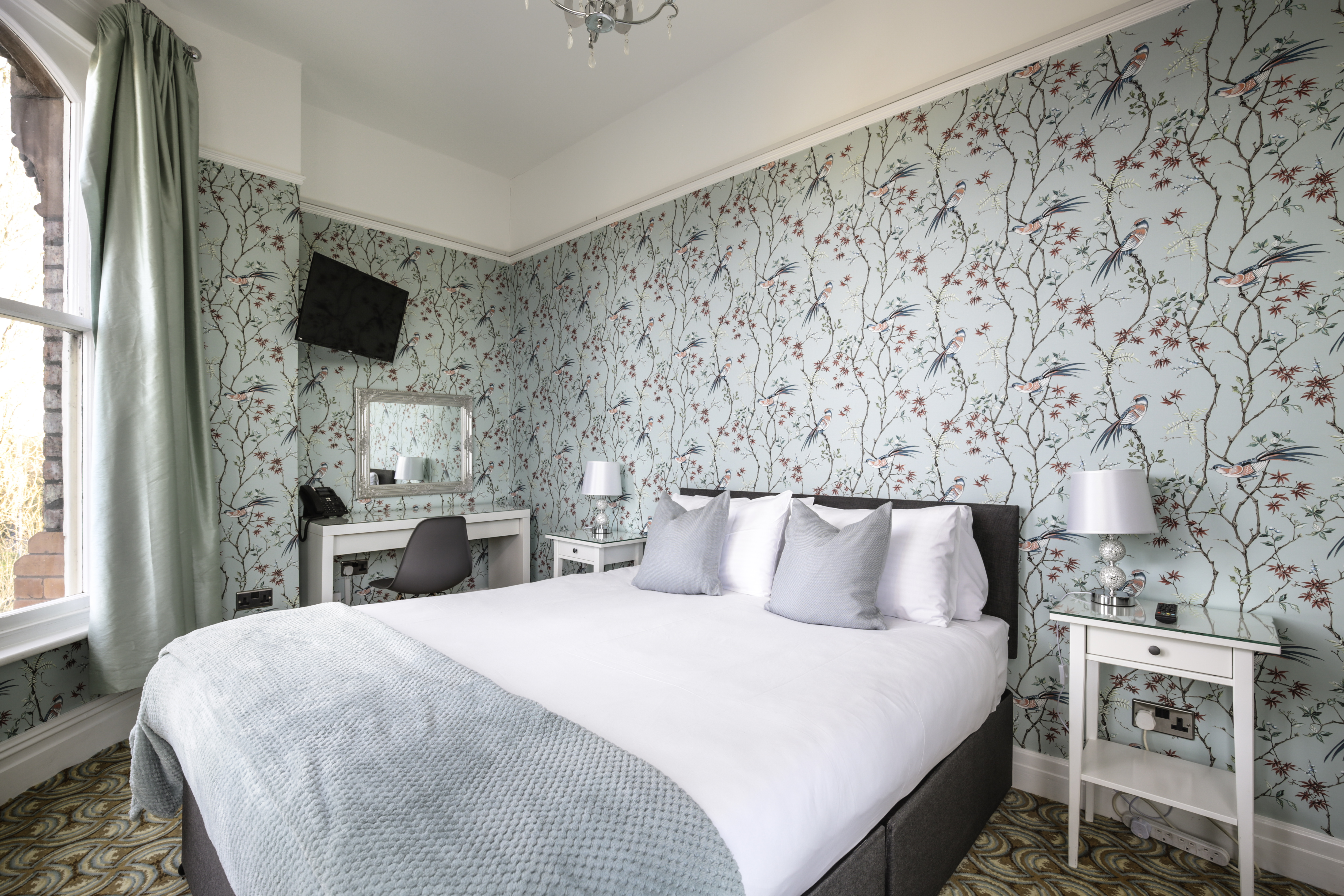 double room, Triple room, Quad Room, Twin Room, Single Room bed & breakfast, liverpool, sefton park, lake view, Ensuite