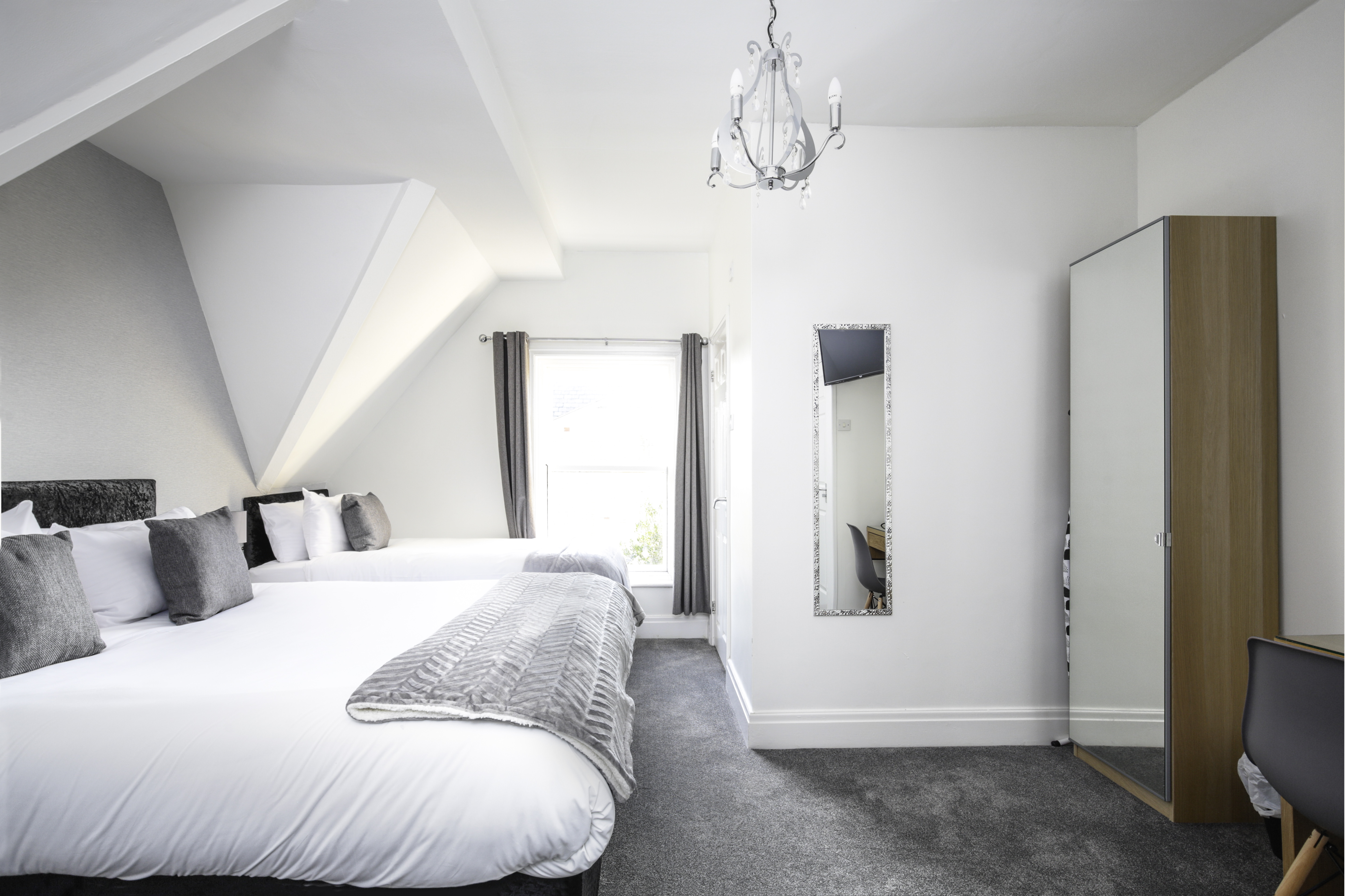 double room, Triple room, Quad Room, Twin Room, Single Room bed & breakfast, liverpool, sefton park, lake view, Ensuite