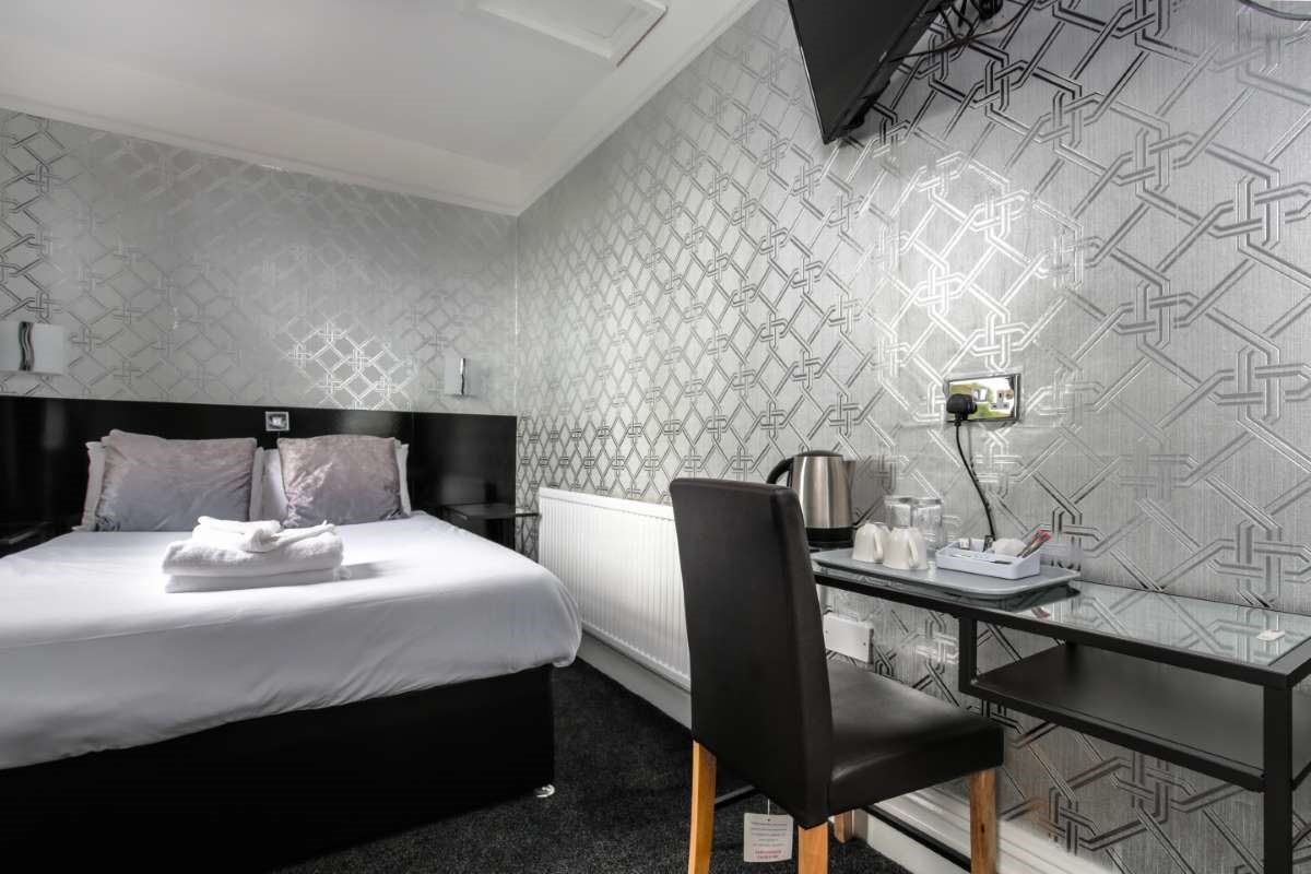 double room, Triple room, Quad Room, Twin Room, Single Room bed & breakfast, liverpool, sefton park, lake view, Ensuite