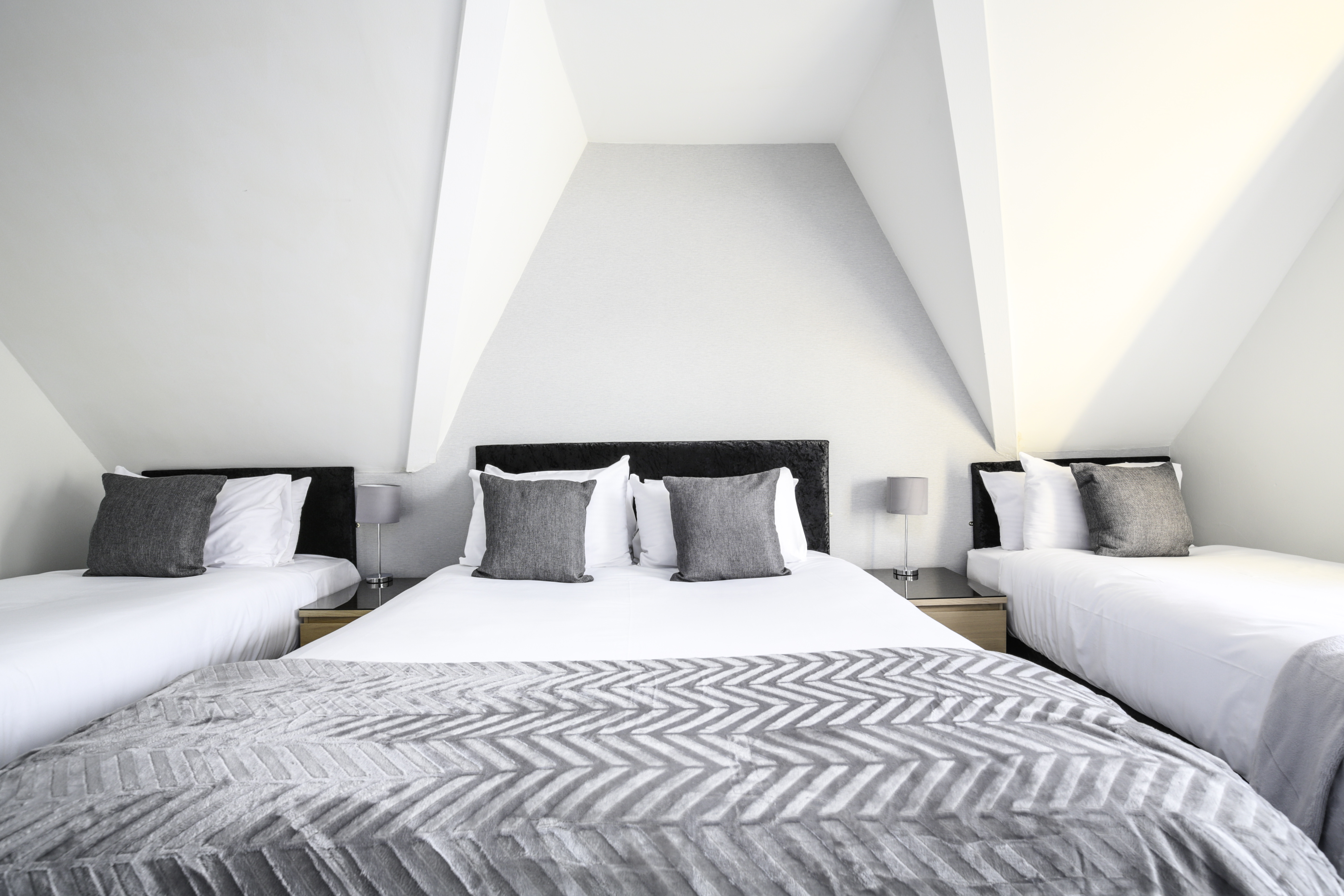 double room, Triple room, Quad Room, Twin Room, Single Room bed & breakfast, liverpool, sefton park, lake view, Ensuite