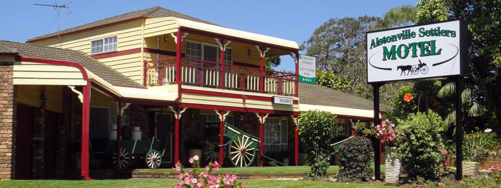 Alstonville Settlers Motel roadside viewpoint