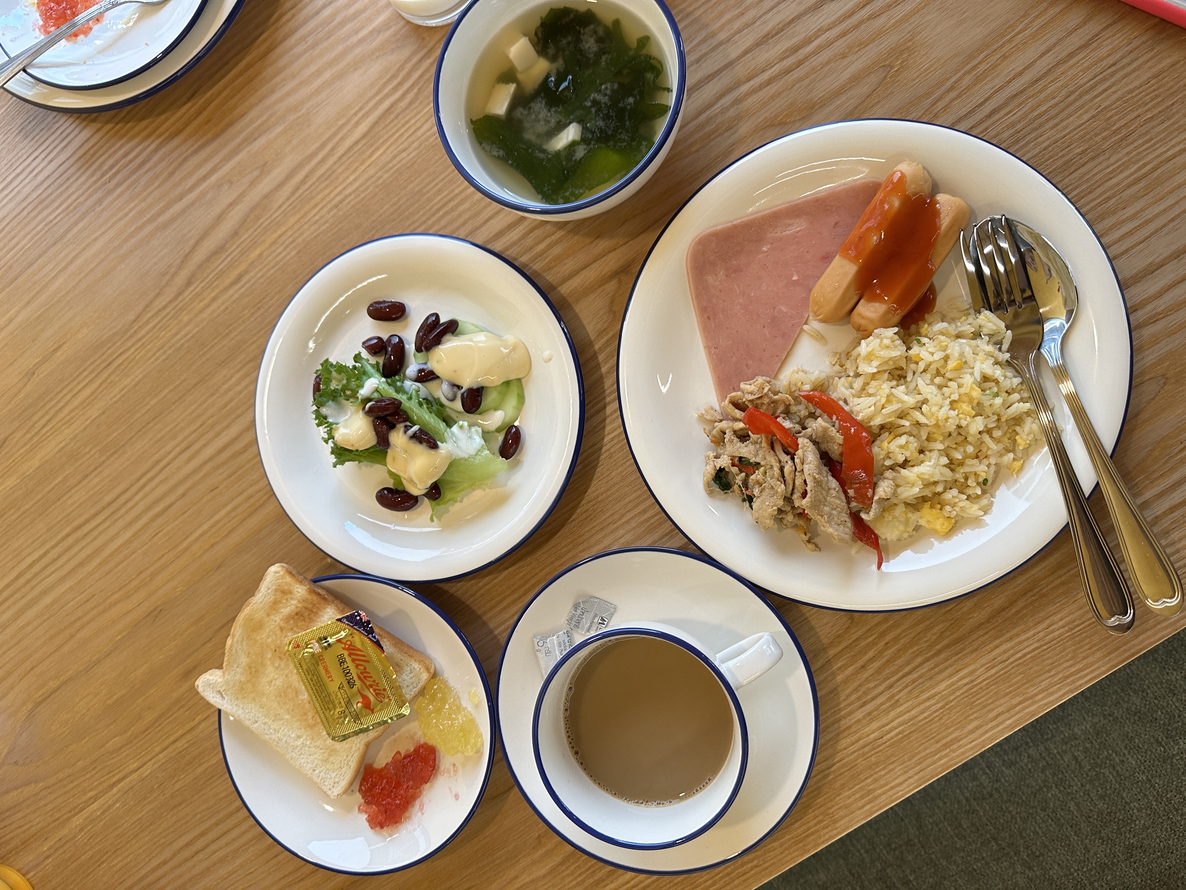 Restaurant + Breakfast