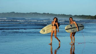 Surfing Girls