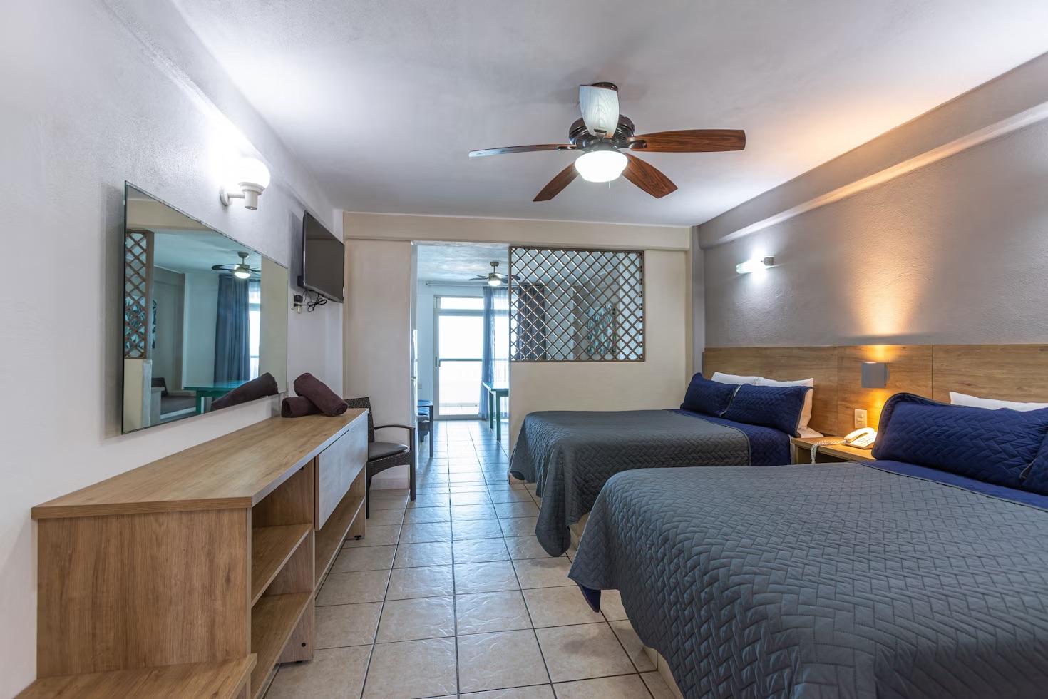 Suite - Breakfast & Lunch included