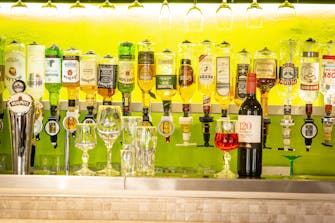 <imgsrc=”wine -1.jpg” alt=” Cork Ashley Hotel ”/>