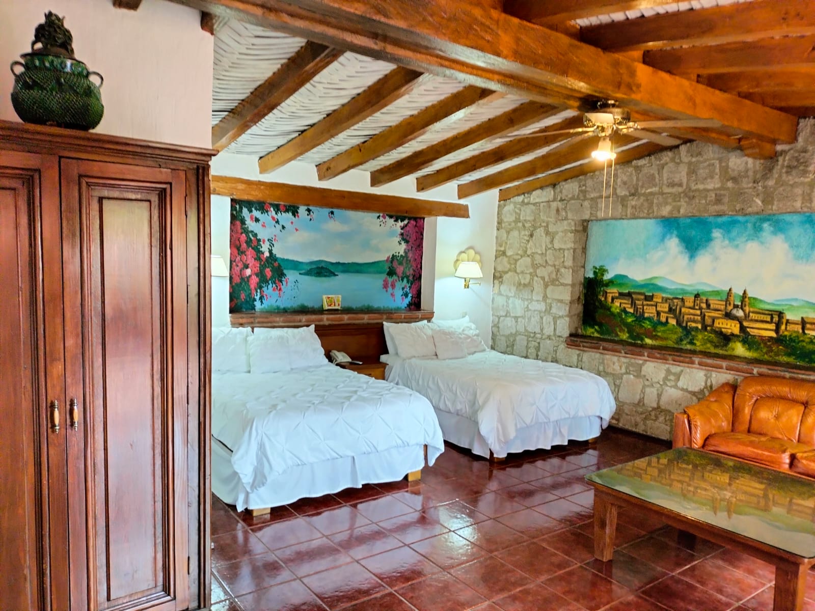 Estándar 2 camas matrimoniales