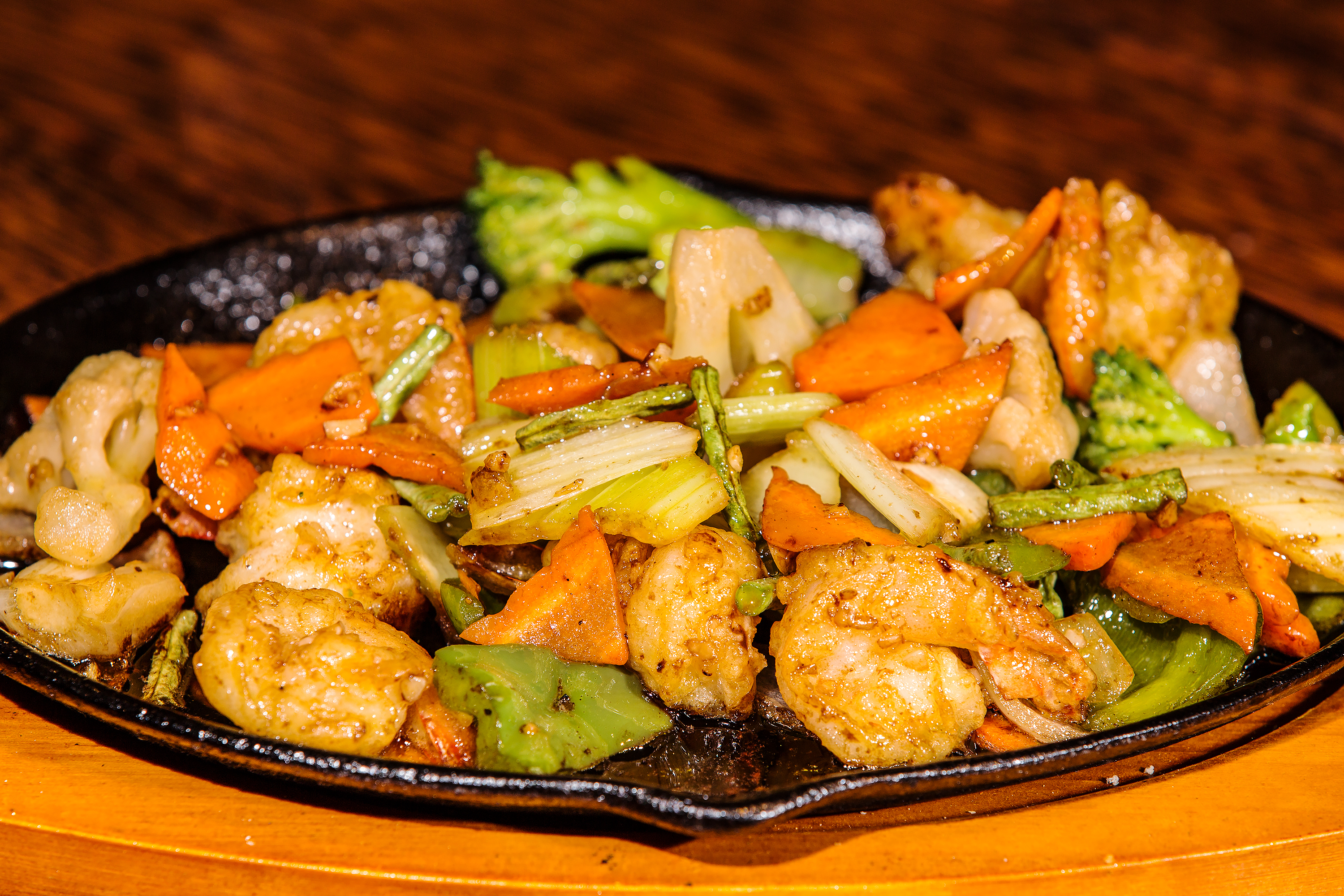 beachfront boutique hotel coral coast fiji fine dining sizzling prawn