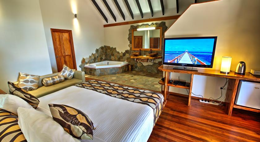 beachfront boutique hotel coral coast fiji private villa ocean view bath 2 person romantic escape