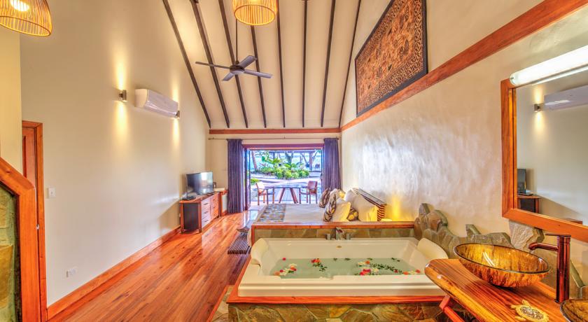 beachfront boutique hotel coral coast fiji private villa ocean view bath 2 person romantic escape