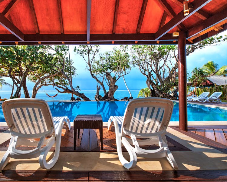 swimming pool infinity coral coast Fiji beachfront hotel