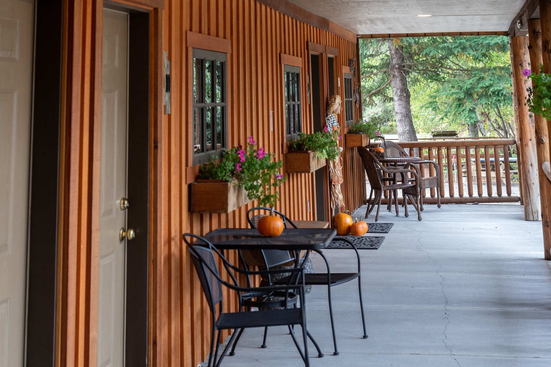 Home Trout Lake Valley Inn