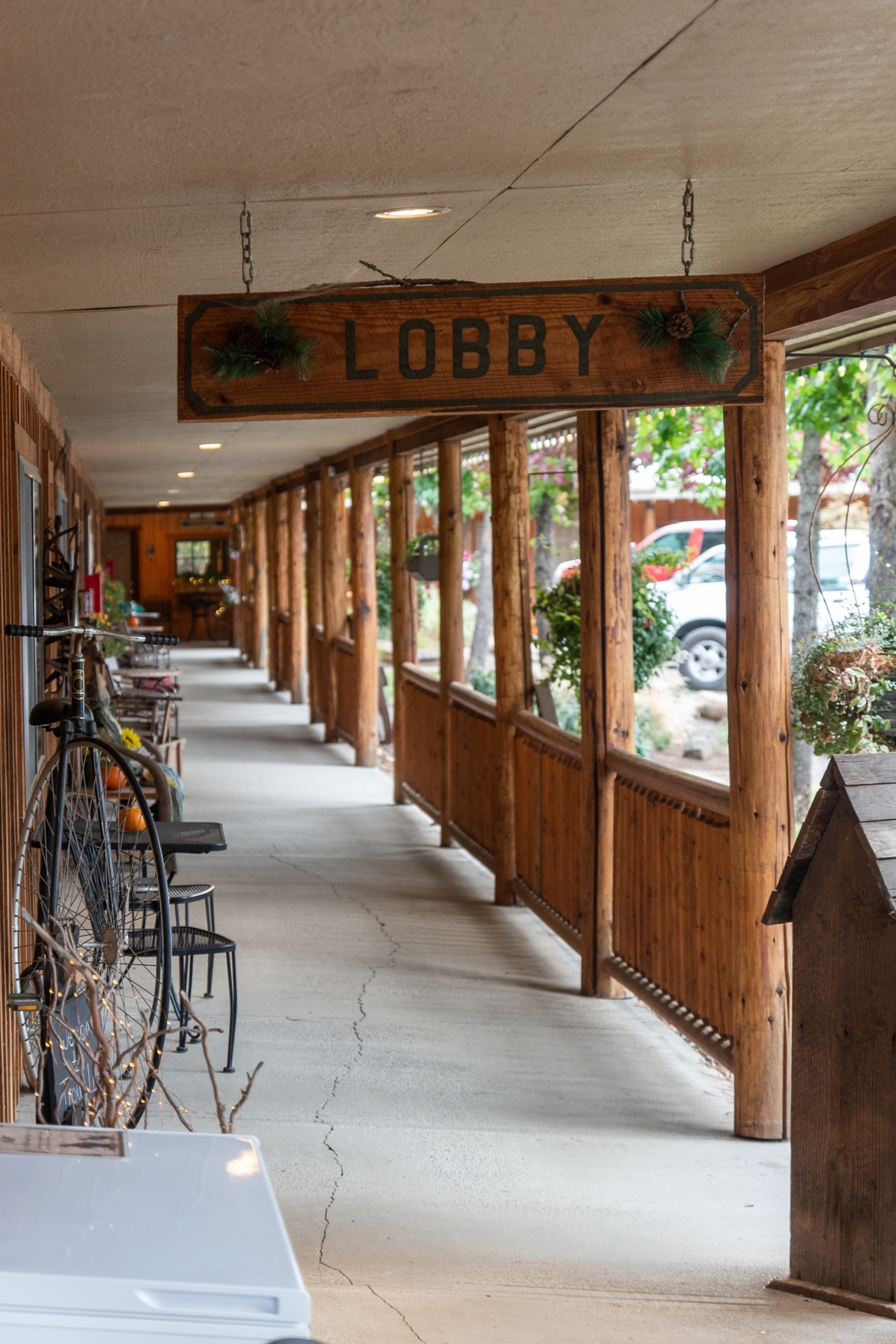 Home Trout Lake Valley Inn
