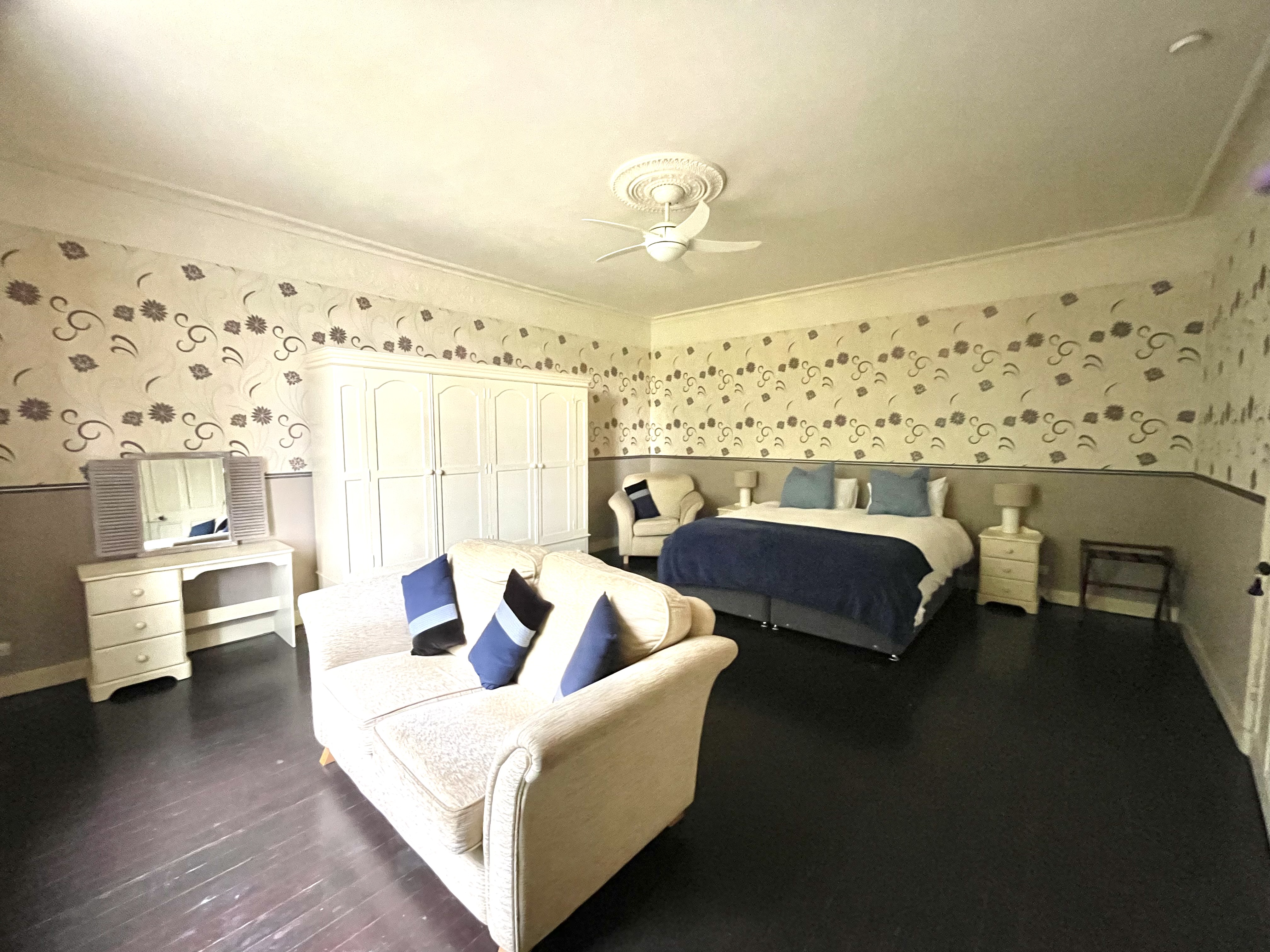 Superking Room with Ensuite