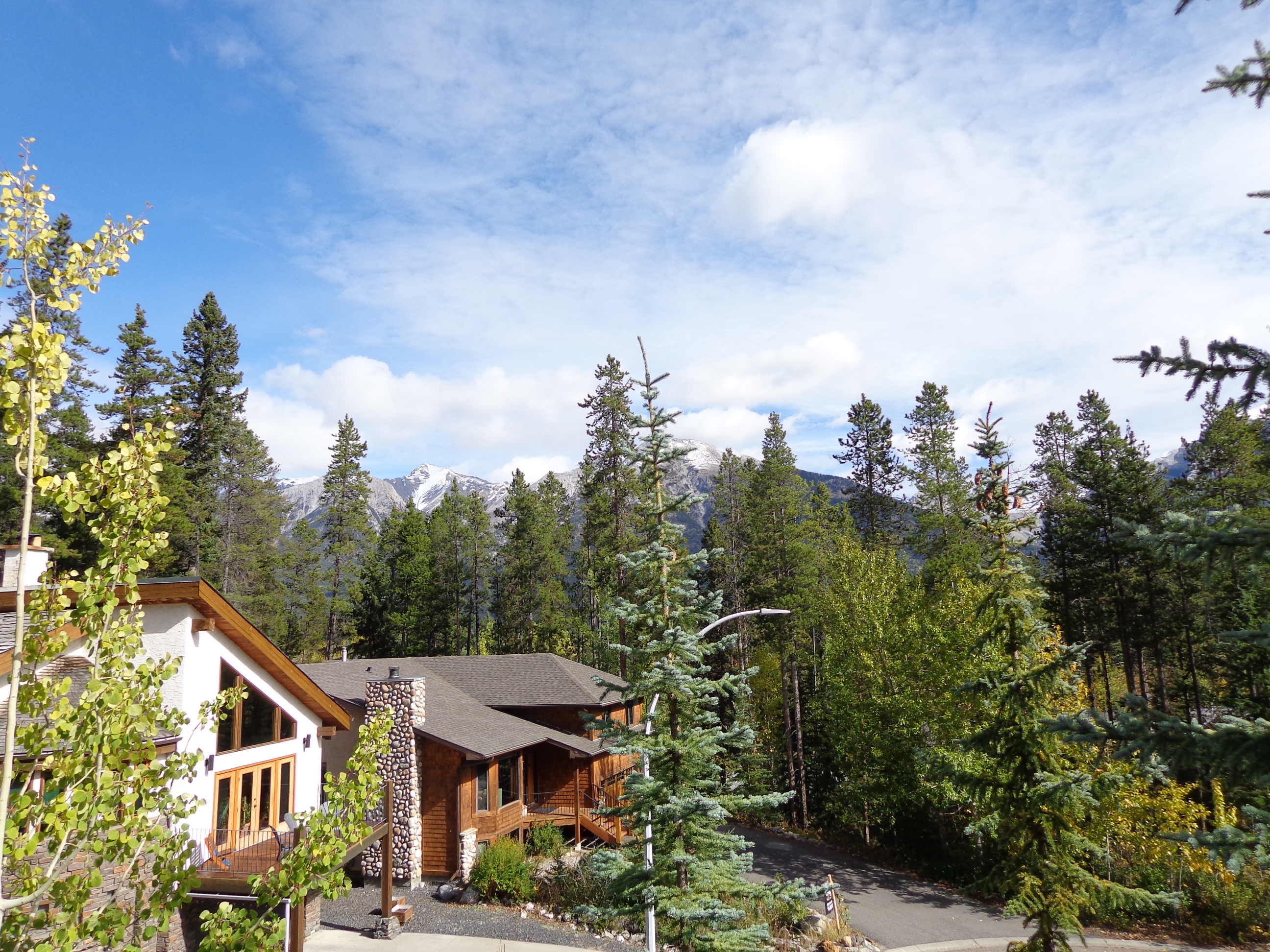 Peaceful neighborhood location in wooded area near downtown Canmore