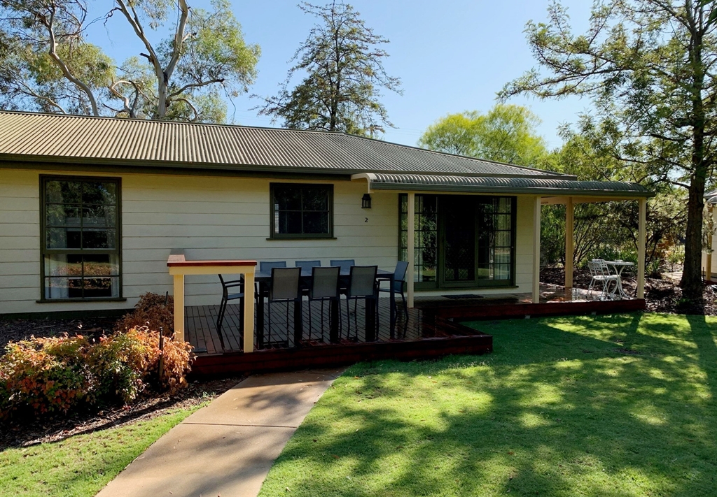 2 Bedroom Deluxe Garden View 2