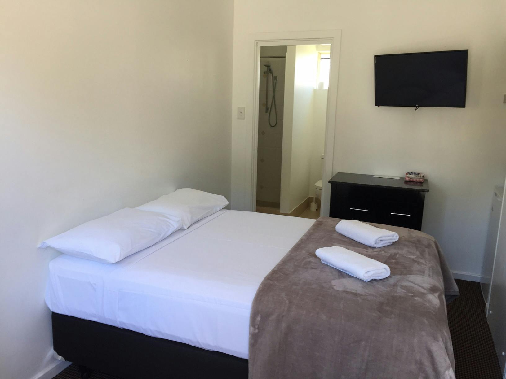 Standard Double Room Restawile Motel Standard Double Room Restawile Motel