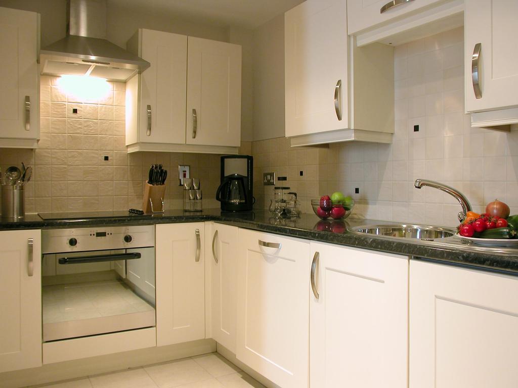 Fully fitted kitchen
