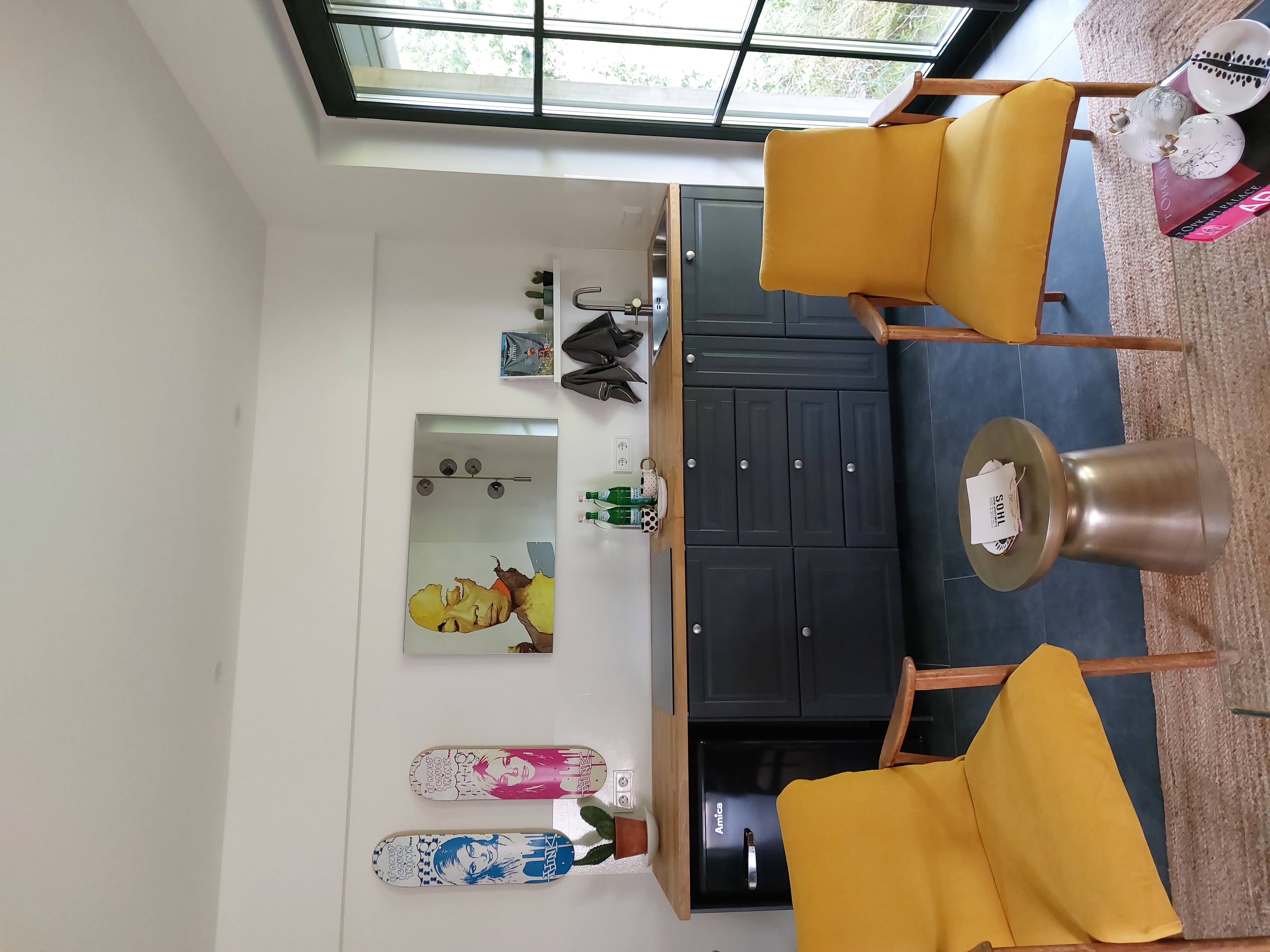 Apple Studio kitchenette