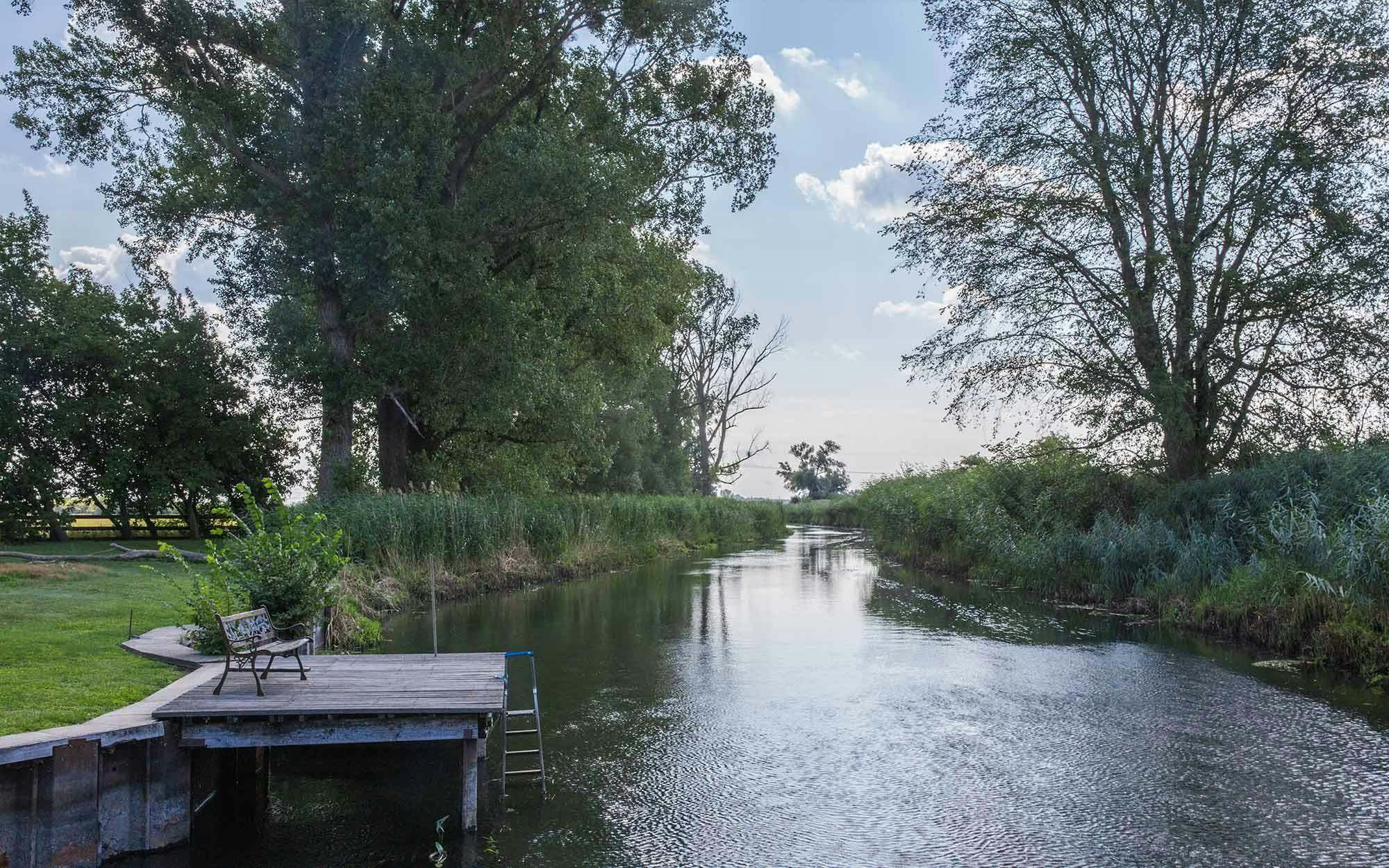Private river access with 3 docks