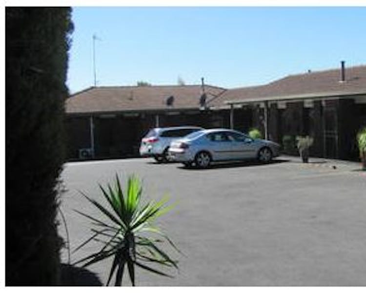 Parking lot - Standard and Family Rooms