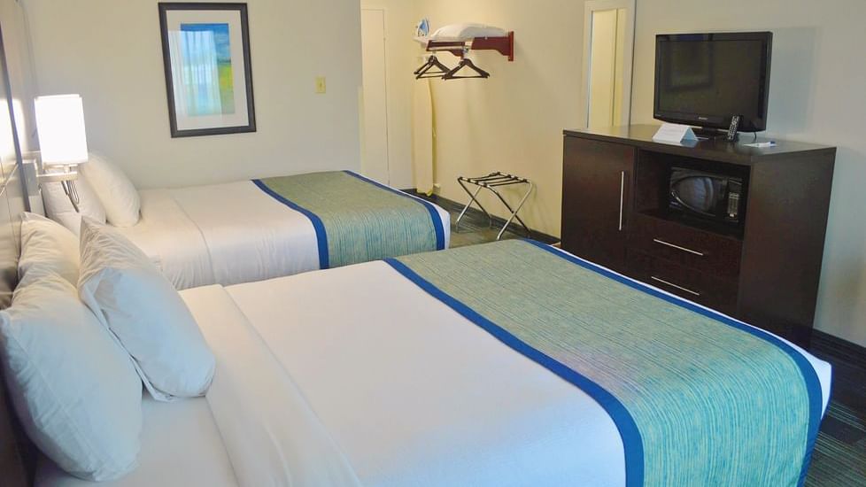 Family Room with 2 Queen Beds & Bunk Bed