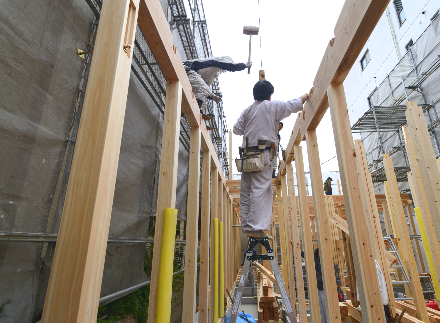 Shimaya Stays Komatsu Residences Construction - assembling external structure