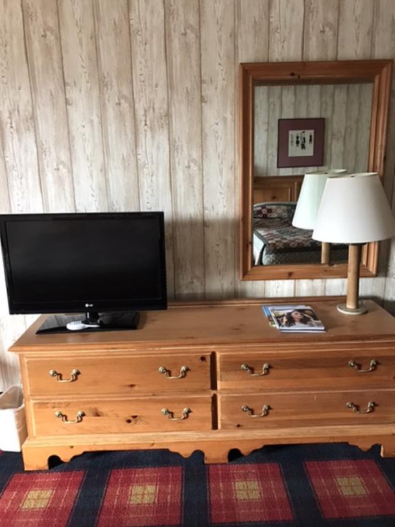 All of our guestrooms are 100% smoke free, they feature expanded satellite television, and a mini fridge in every room.