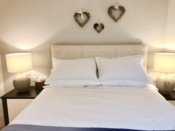 Bedroom 4 - bed