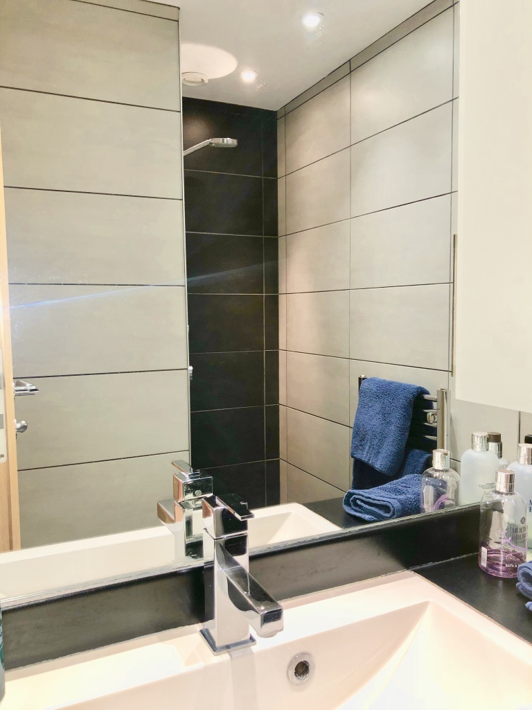 Bedroom 4 - ensuite wet room