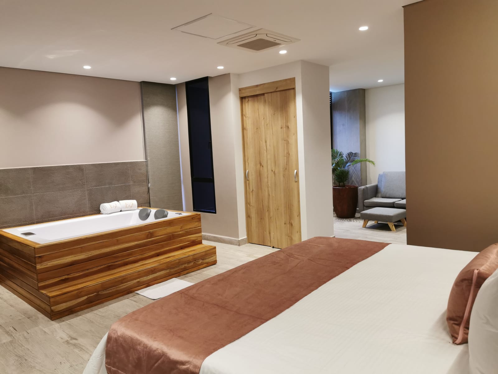 SUITE Y SUITE BALCON