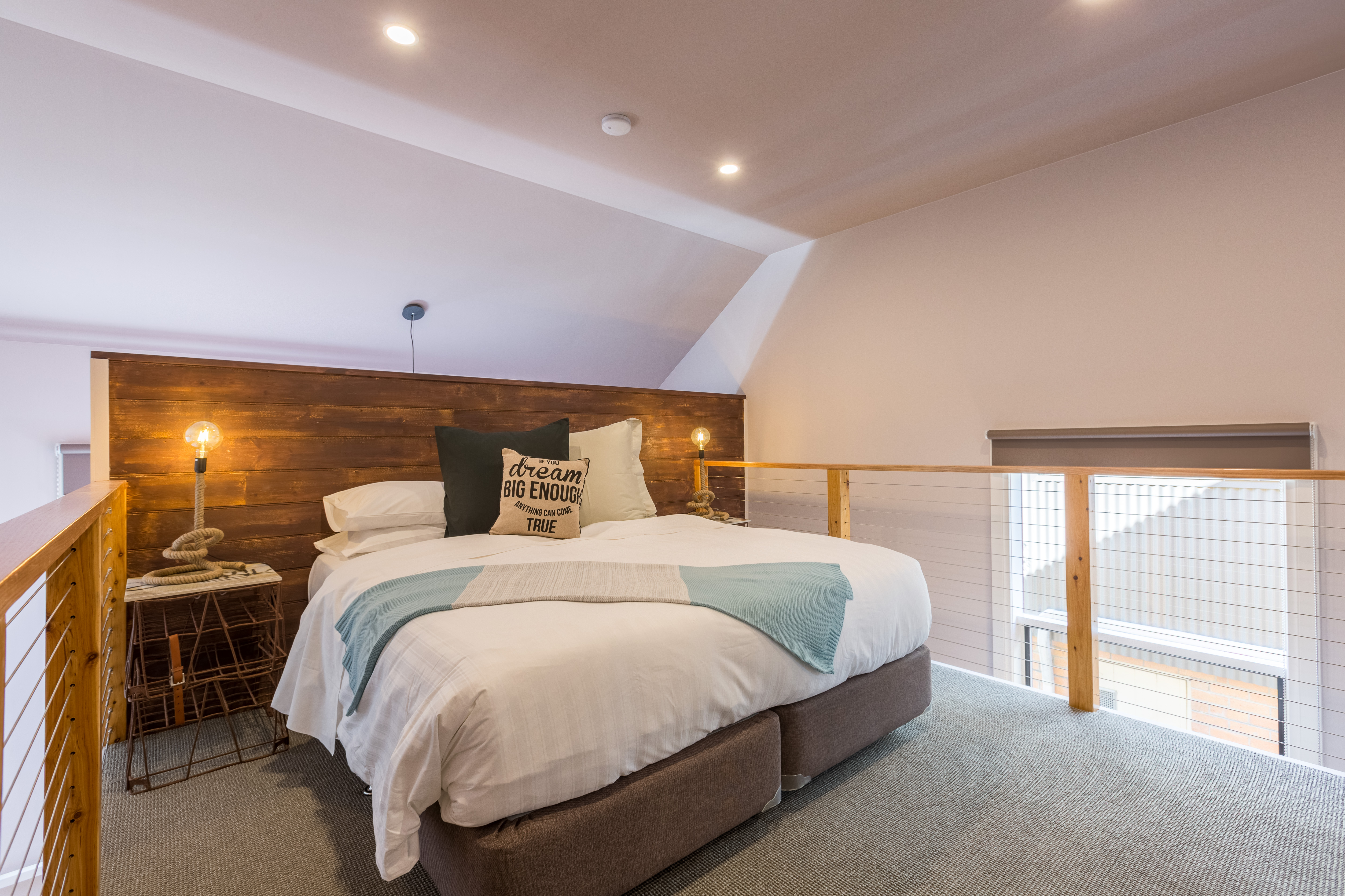 King gallery bedroom