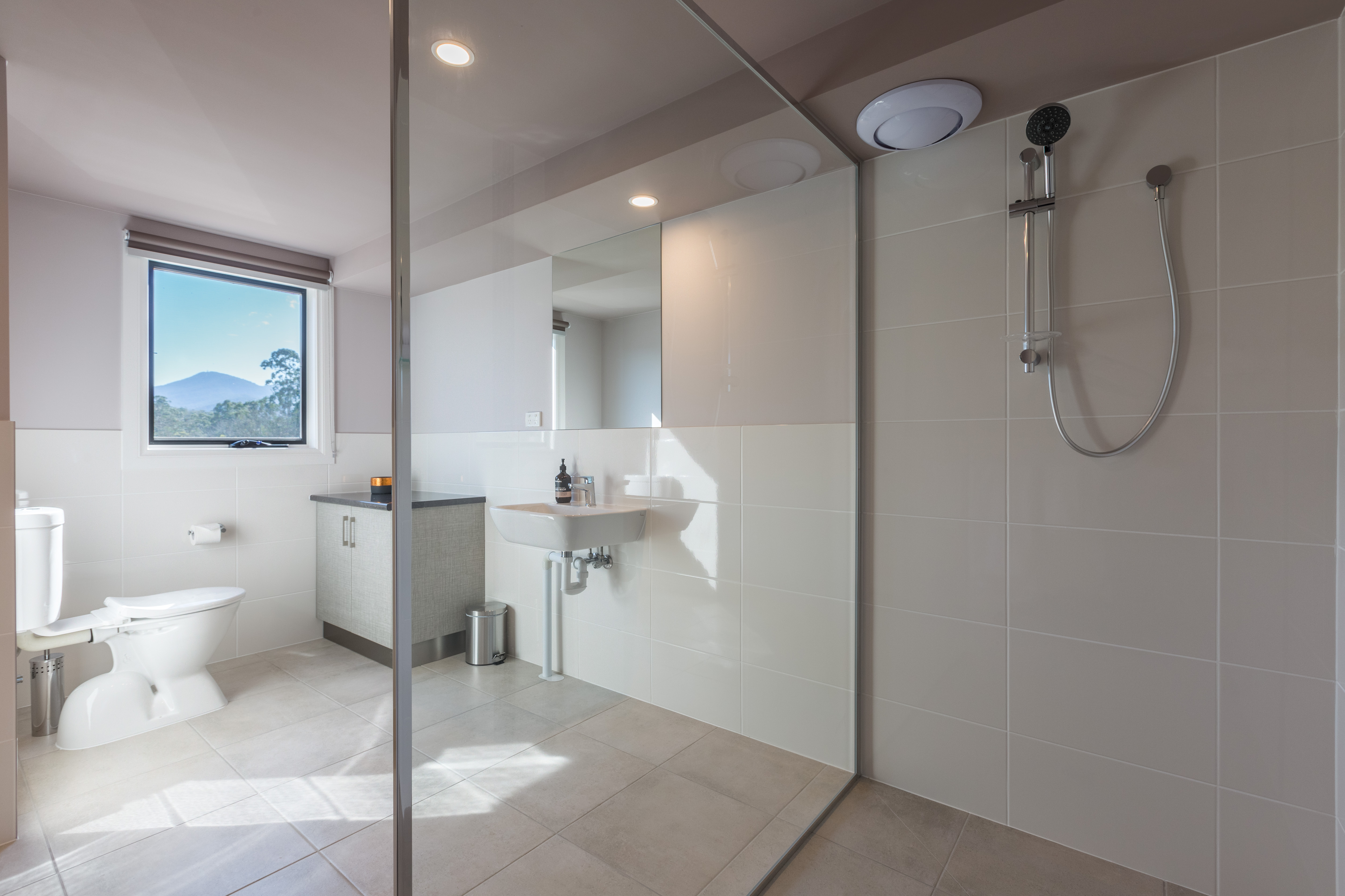 large queen studio bathroom and shower