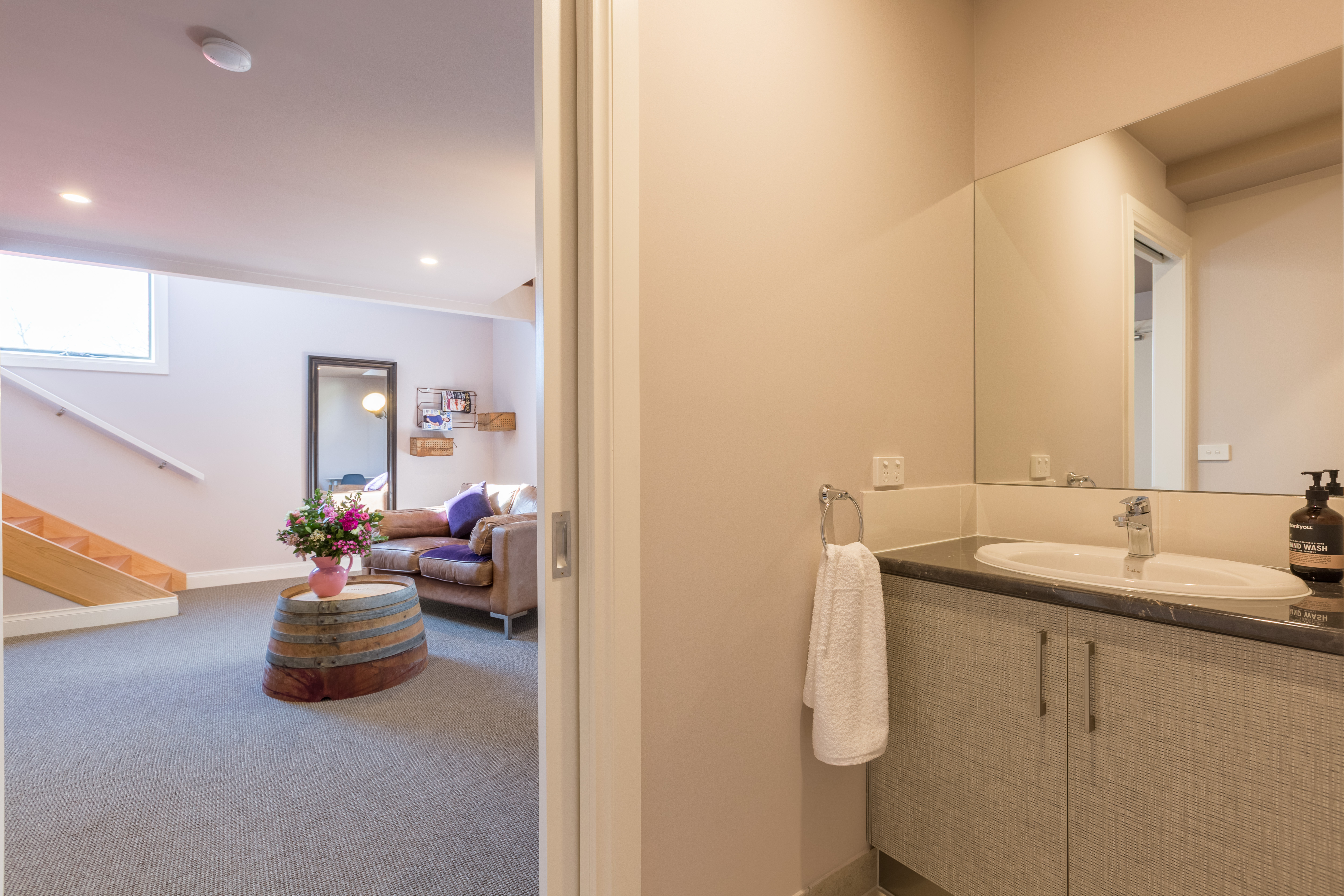 King gallery lounge and loo