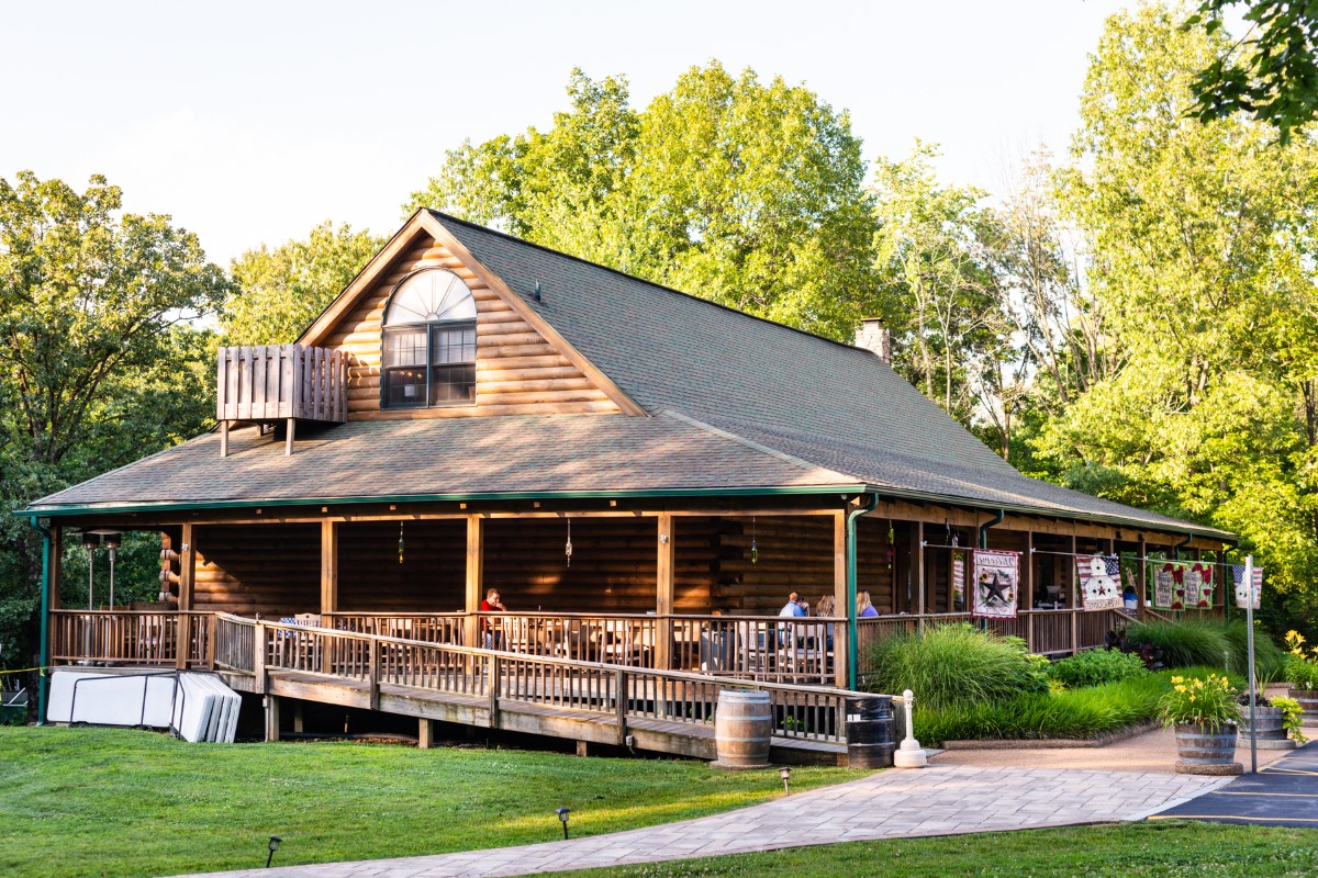 Exterior of tasting room at Pheasant Hollow winery