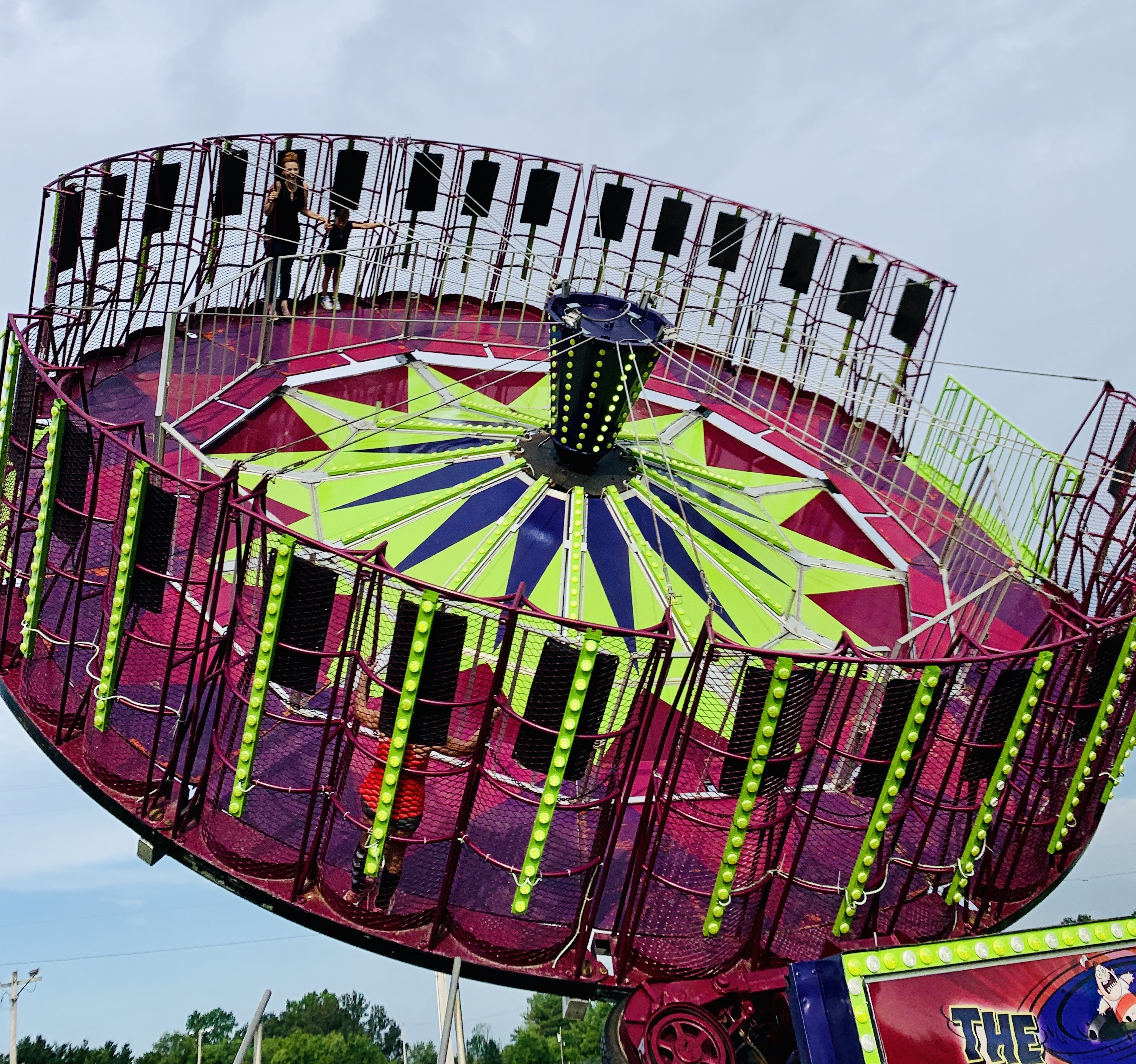 Tilt-a-whirl at Wayne County Fair