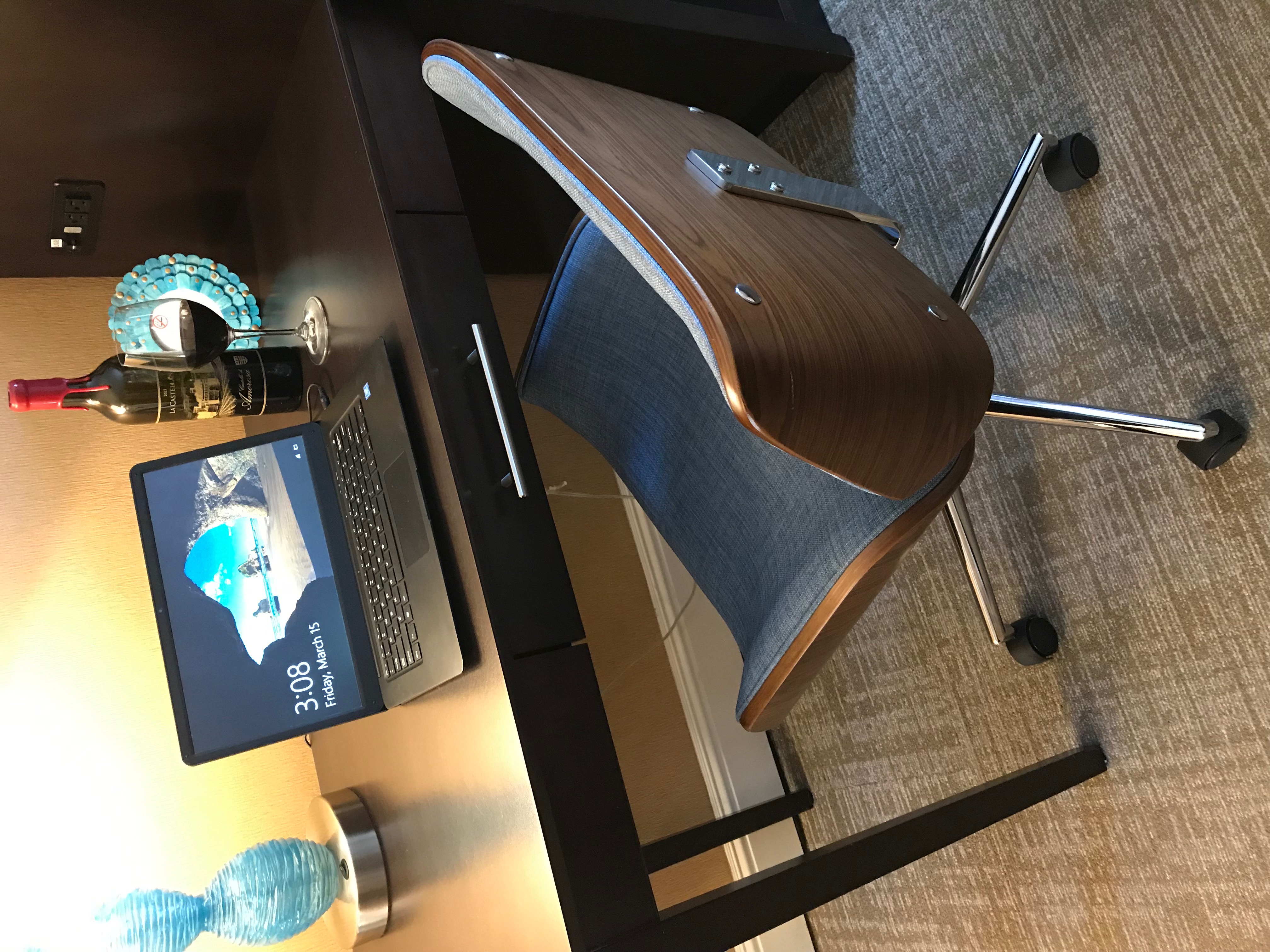 The Dylan Hotel at SFO - Desk and chair in all the rooms