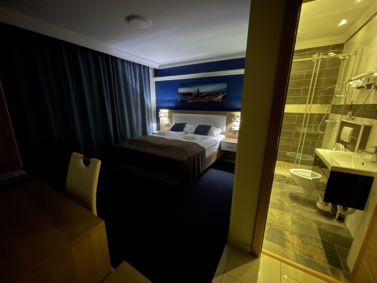 Deluxe Double bed with private bathroom