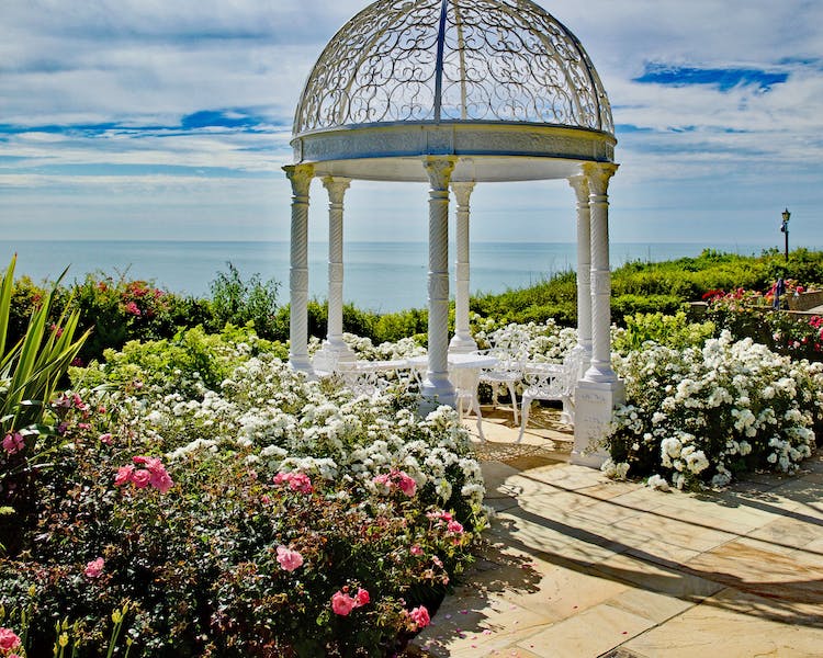 Haven Hall Hotel gazebo with pink & white roses