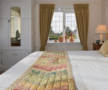 Haven Hall Hotel Bedroom 4 quilt & window