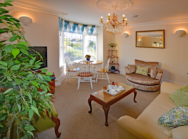 Haven Hall Hotel GS4 lounge from doorway