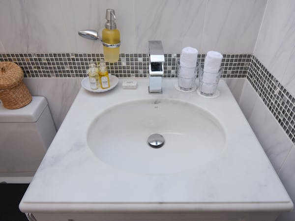 Haven Hall Hotel Bedroom 7 marble basin