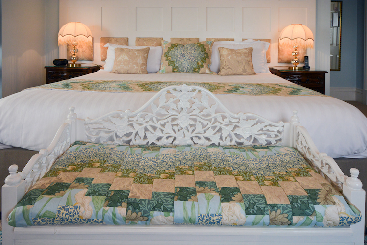 Haven Hall Hotel Bedroom 1 Bed & ottoman