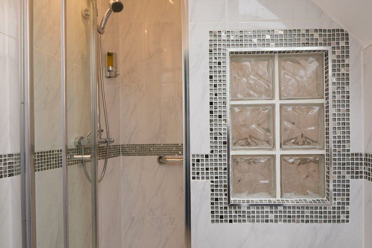 Haven Hall Hotel Bedroom 7 shower detail